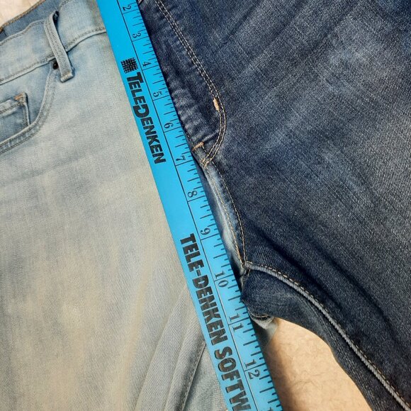 Levi's Two-Tone Blue Ankle Jeans - Picture 6 of 11